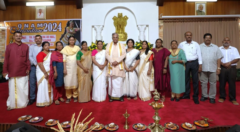 The Nagaland Governor along with the members of the Malayali community at Raj Bhavan Kohima.